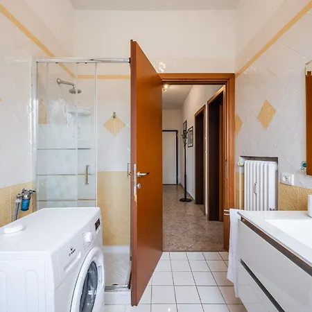 Appartement Mutina 6 *