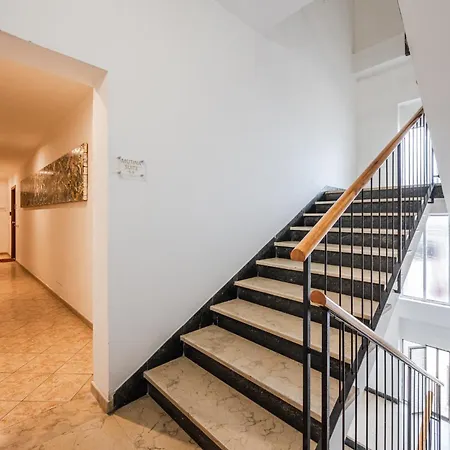 Appartement Mutina 6 *